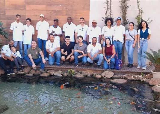 Produtores realizam viagem técnica a polos de piscicultura ornamental em Minas Gerais